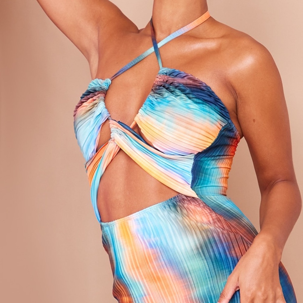PRETTYLITTLETHING plisse dress